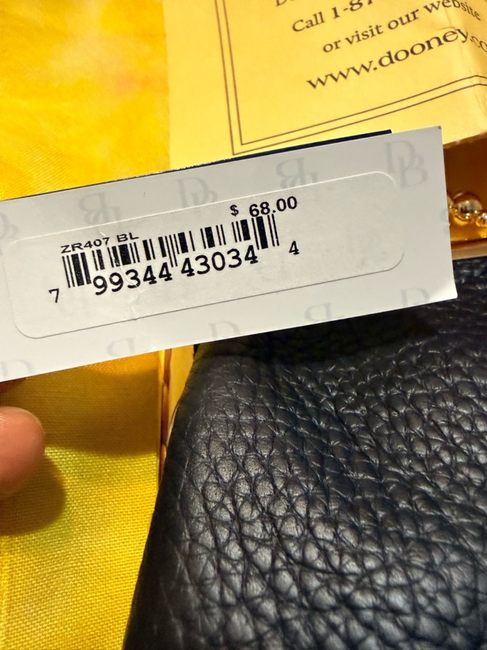 Dooney & Bourke Black Pebbled Leather Kiss-Lock Coin Purse with Tan Logo Patch - Picture 6 of 6